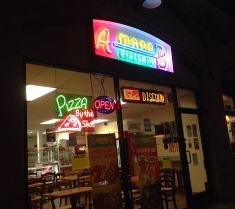 A Mano Pizzeria - Van Nuys, CA