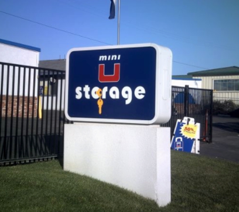 Mini U Storage - Warren, MI