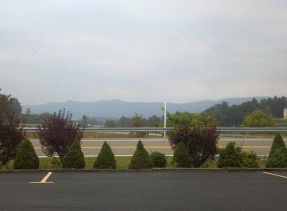 Econo Lodge - Wytheville, VA