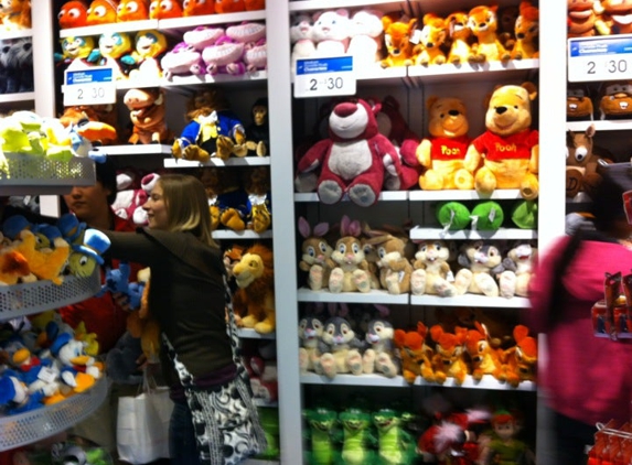 Disney Store - Elizabeth, NJ