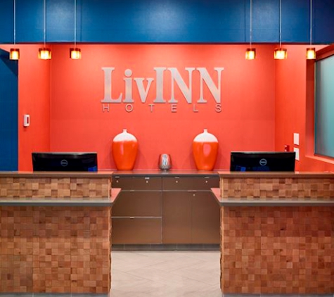 LivINN Suites - Maplewood, MN