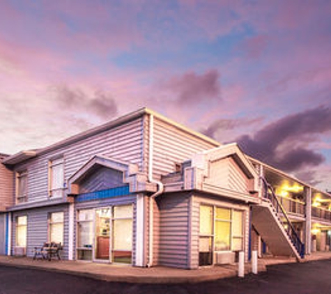 Travelodge by Wyndham Virginia Beach Bay Beach - Virginia Beach, VA