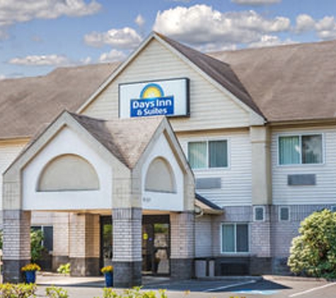 Days Inn & Suites by Wyndham Vancouver - Vancouver, WA