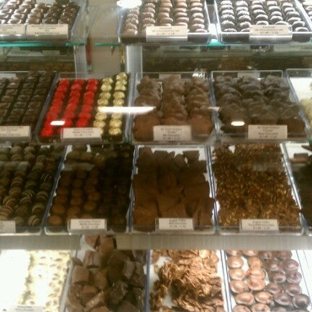 Knoke's Chocolates and Nuts - Hudson, WI