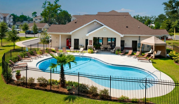 Majestic Oaks Apartments - Pensacola, FL