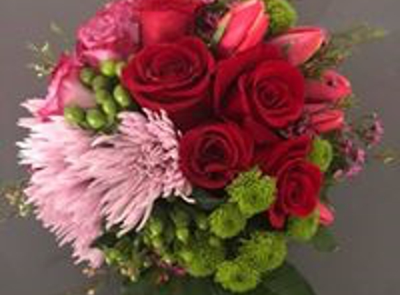 Floral Fantacies - Specializing in Flowers for Events