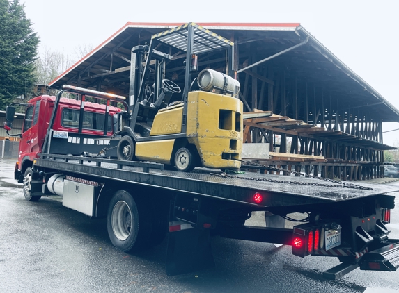 Lion Towing LLC - Seattle, WA. Forklift Towing service