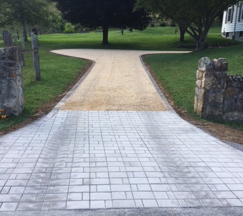 Dominion Driveway and Parking Lot Paving, Inc. - North Tazewell, VA. Patio Pavers and Decorative Stone