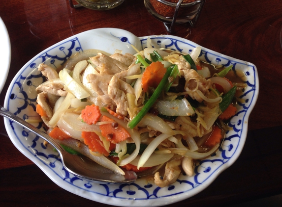 Thai Rama - Glendale, CA. Ginger Chicken