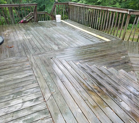 Hydro Eco Clean - West Milford, NJ. Deck Restoration Before, Kinnelon New Jersey