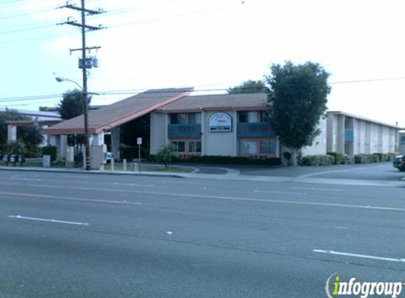 Ha'penny Inns - Santa Ana, CA