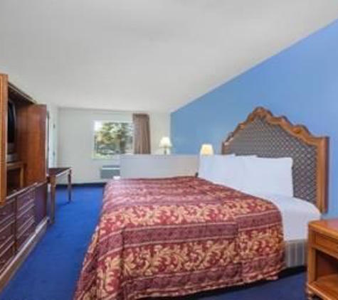 Days Inn by Wyndham San Antonio - San Antonio, TX