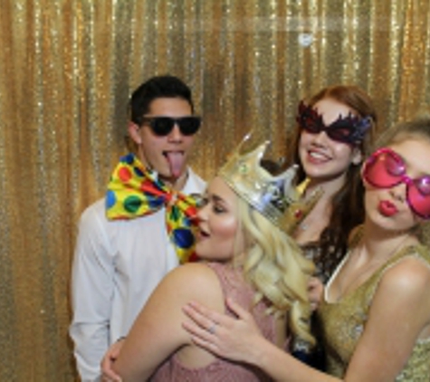 Family Fun Photo Booth - Fairfield, CA