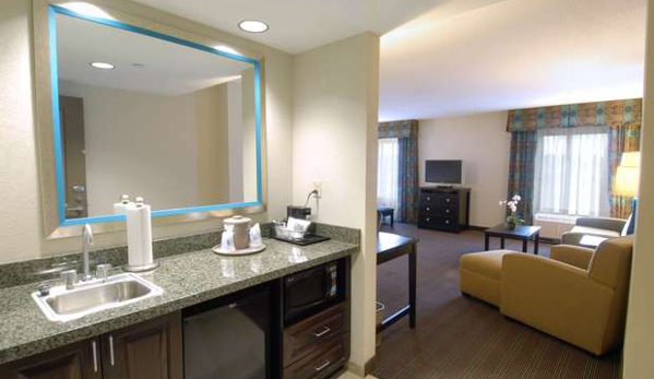 Hampton Inn & Suites Nashville Downtown - Nashville, TN