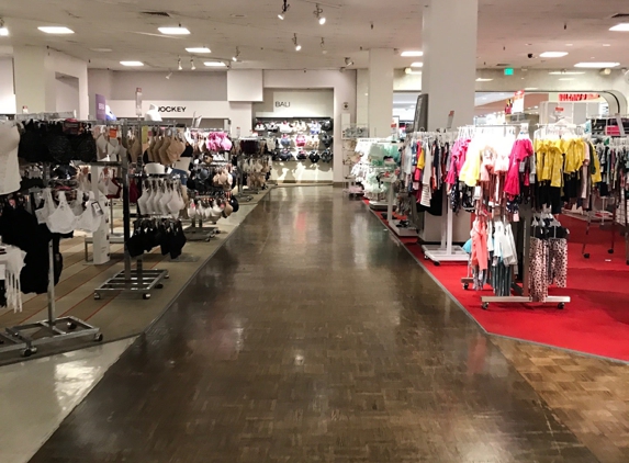 Macy's - Los Angeles, CA