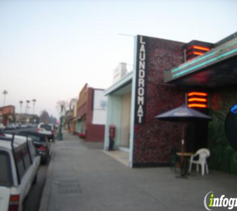 Village Laundromat - Fresno, CA