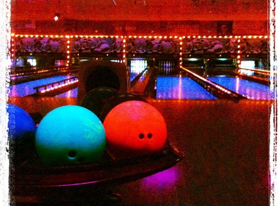 Logan Lanes - Lincoln, IL