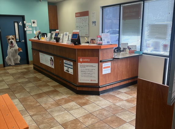 Banfield Pet Hospital - Lakewood, CO