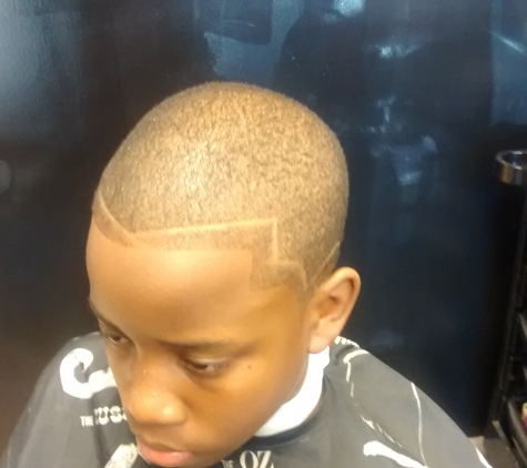 Universal Styles & Cuts - Eatontown, NJ