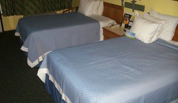 Days Inn & Suites by Wyndham Davenport - Davenport, FL