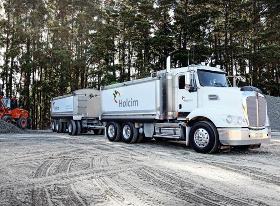 Ross Chapman Cartage & Earthmoving Contractors. Sand and Soil deliveries In the South Gippsland Area