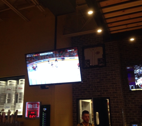 Buffalo Wild Wings - Newport, KY