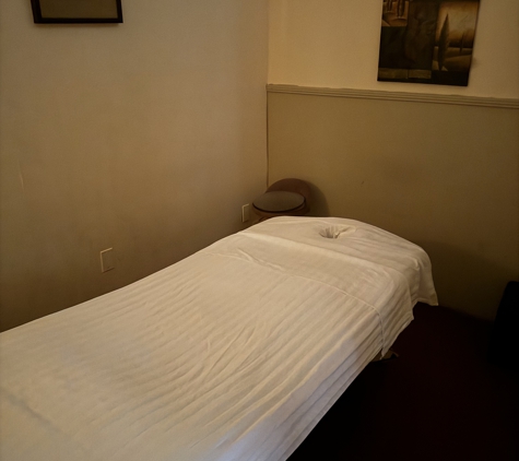 C.H. Massage - Woodbridge, VA. Private room