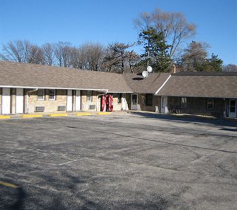 Crestview Inn & Suites - Cedar Lake, IN