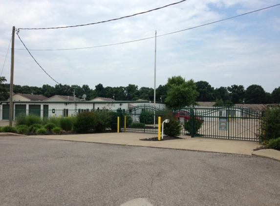 Airborne Parkway Storage - Clarksville, TN