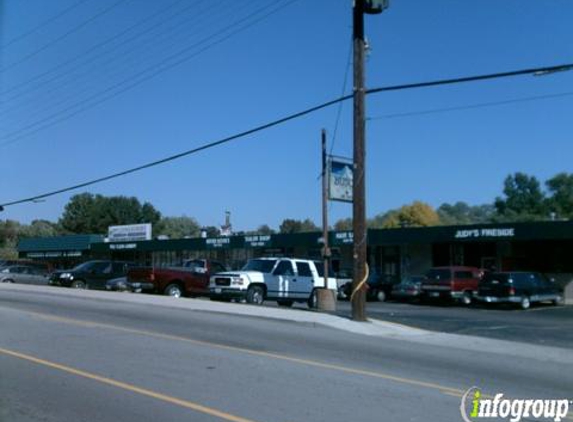 Lackland Alteration & Shoe Repair - Saint Louis, MO