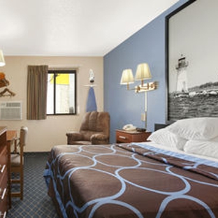 Super 8 by Wyndham Massena NY - Massena, NY