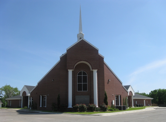 Austin Street Baptist Church - Yoakum, TX