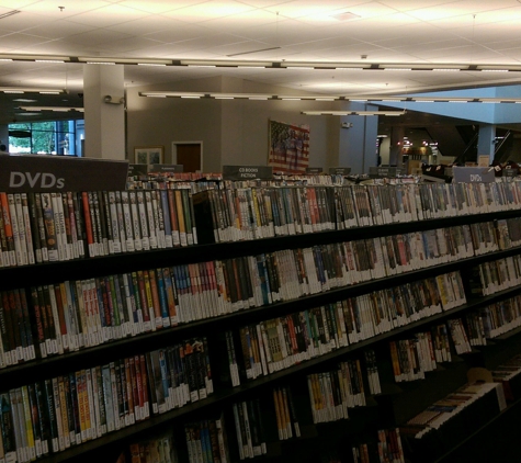 Waukesha Public Library - Waukesha, WI