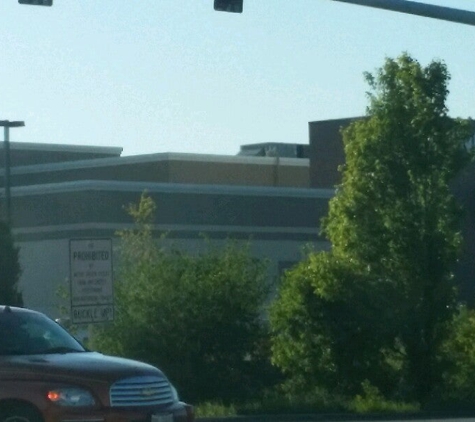 LA Fitness - Elmhurst, IL