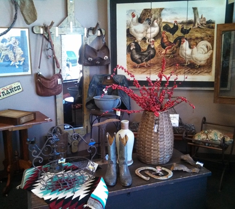 Sadies Upscale Consignment & Resale Shop - Roanoke, TX