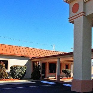 Econo Lodge - Columbus, GA