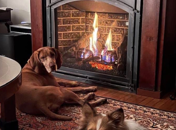 Cozy Fireplaces & Patio - Parkersburg, WV
