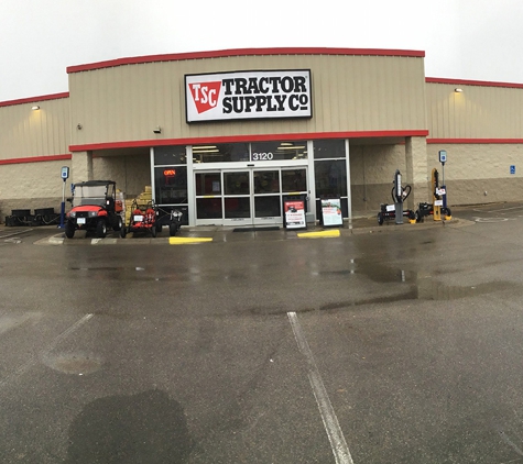 Tractor Supply Co - Salina, KS