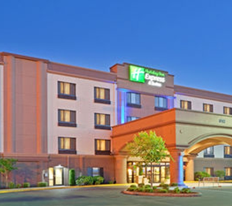 Holiday Inn Express & Suites Puyallup (Tacoma Area) - Puyallup, WA