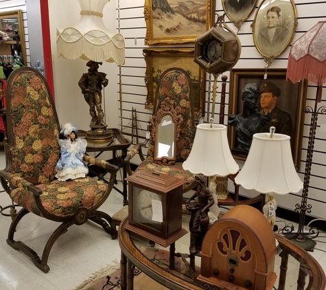 Treasure Trove Mini Mall & consignments - Hudson, FL