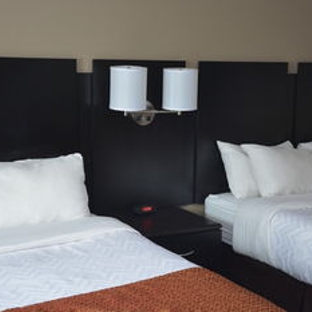 Roosevelt Inn & Suites - Watford City, ND