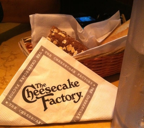 The Cheesecake Factory - Lake Grove, NY