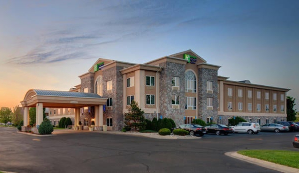 Holiday Inn Express & Suites Saginaw - Saginaw, MI