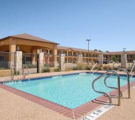 Super 8 by Wyndham Stephenville - Stephenville, TX