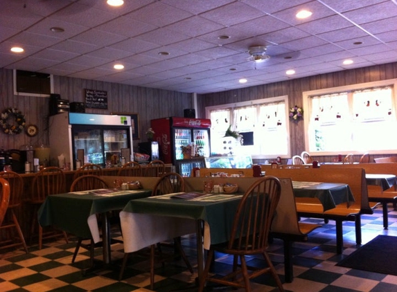 Charlotte's Cozy and Kitchen - Pepperell, MA