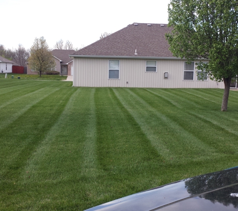 EZ Lawn Care, LLC - Independence, MO