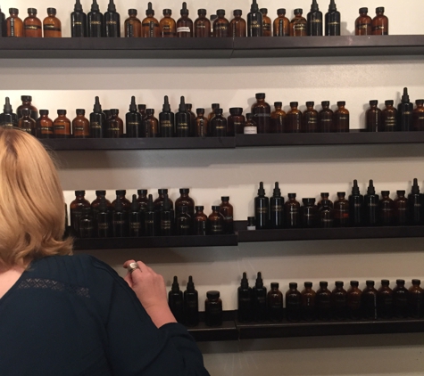 Mindfulnest - Burbank, CA. Scent oils to choose from