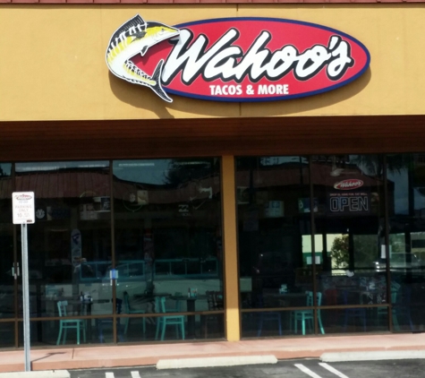 Wahoo's Fish Tacos - Woodland Hills, CA