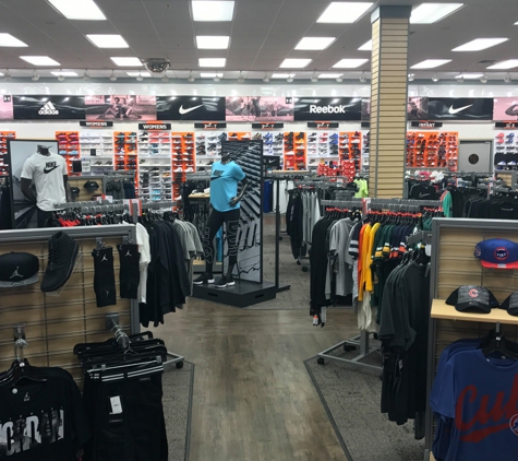 Hibbett Sports - Davenport, IA