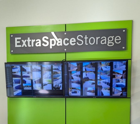 Extra Space Storage - Derry, NH